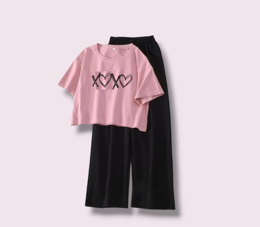 BLACK FLAPPER - PINK CROP TEE XOXO